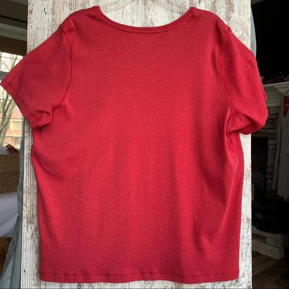 CJ Banks 2x Heathered Red V-Neck Tee - Picture 5 of 6